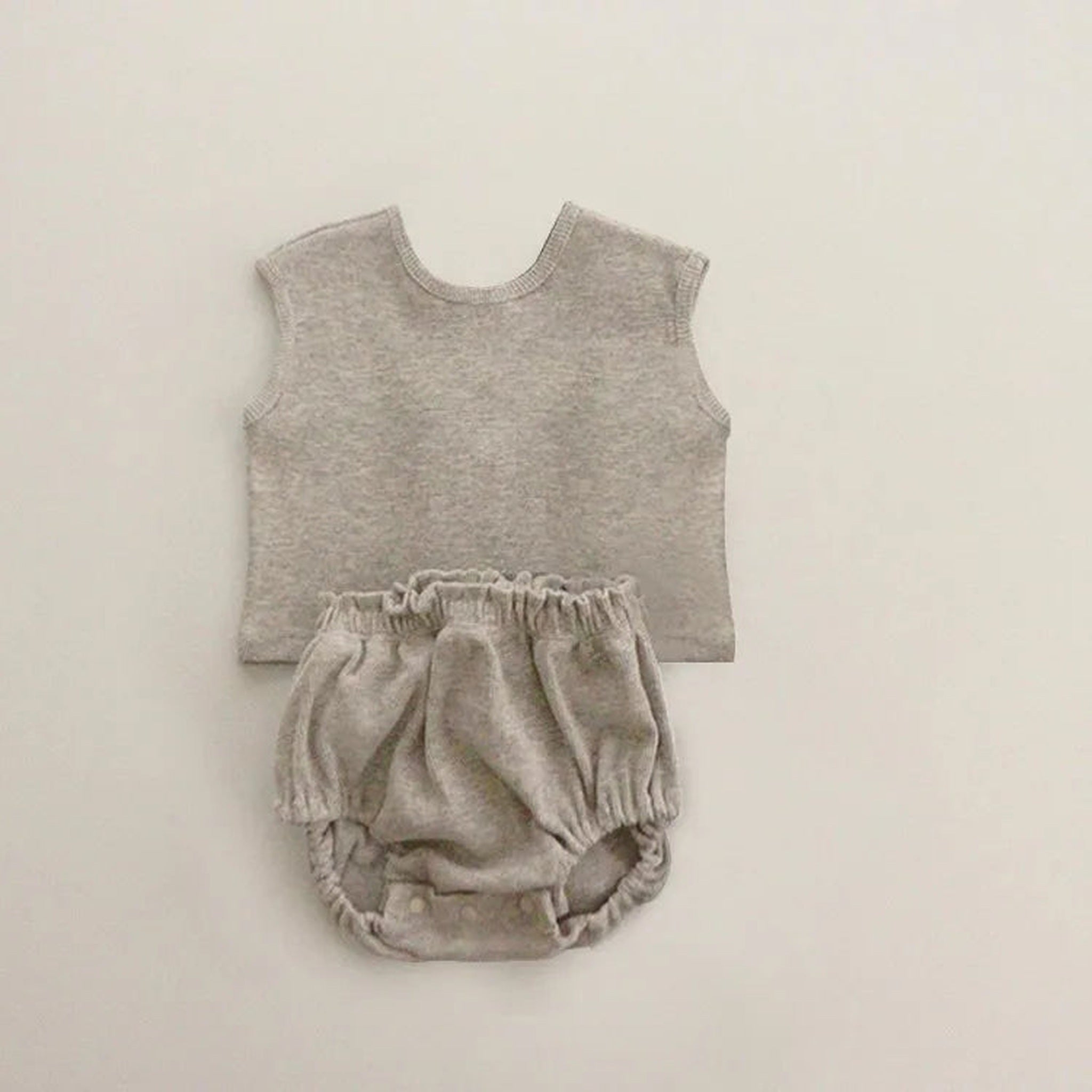Apricot sleeveless outfit set with bloomer bottoms