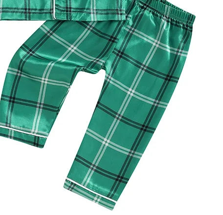 Kids’ Green Plaid Christmas Pajama Set — close-up detail 2