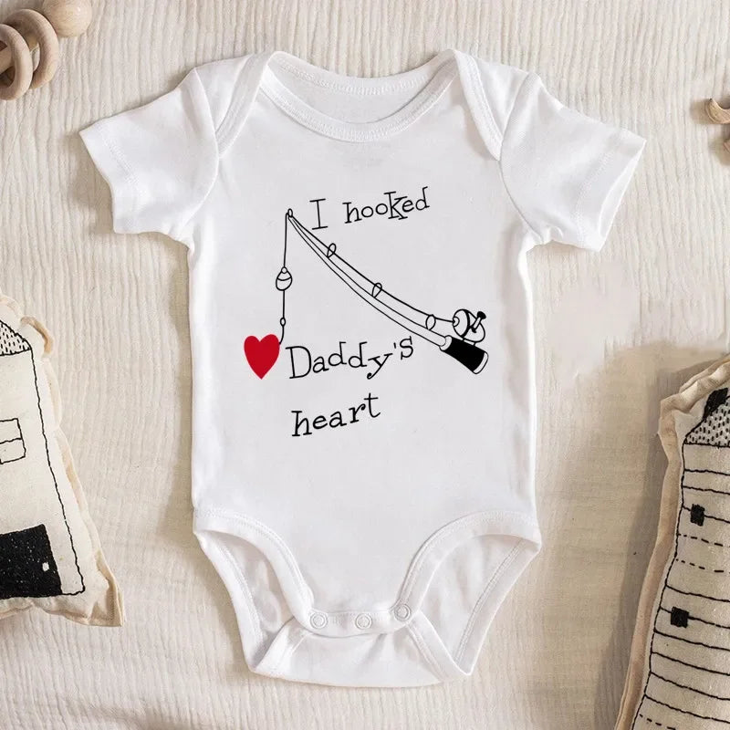 Daddy's Heart Printed Baby Romper with Short Sleeves and O-Neck Collar