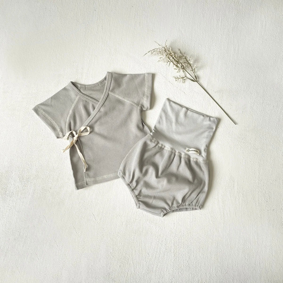 Unisex Two-Piece Casual Pajamas Set with Short Sleeve Top and High Waist Shorts