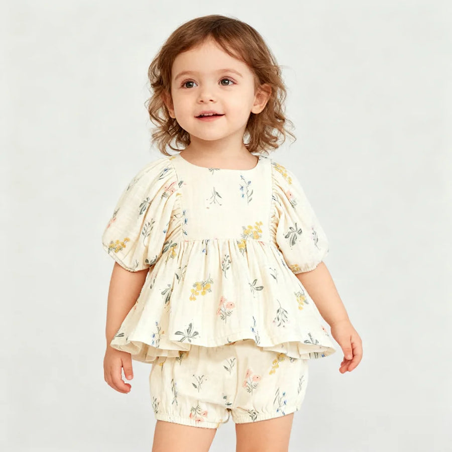 Organic cotton long sleeve top and shorts set for toddler girls with printed design