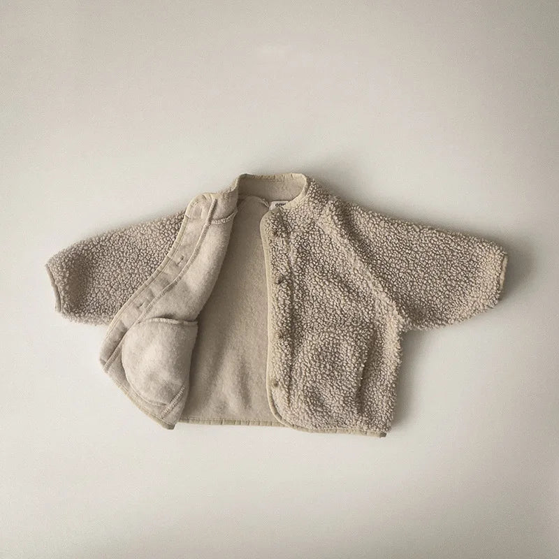 O-neck collar design on children's winter coat